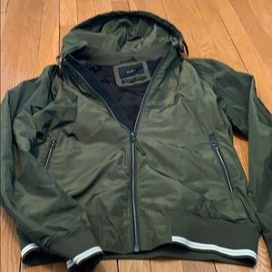 Wind breaker